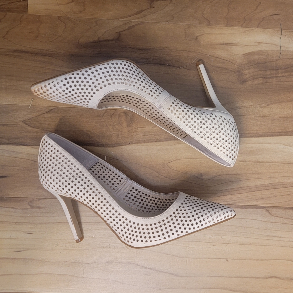 Cream pumps NWOT